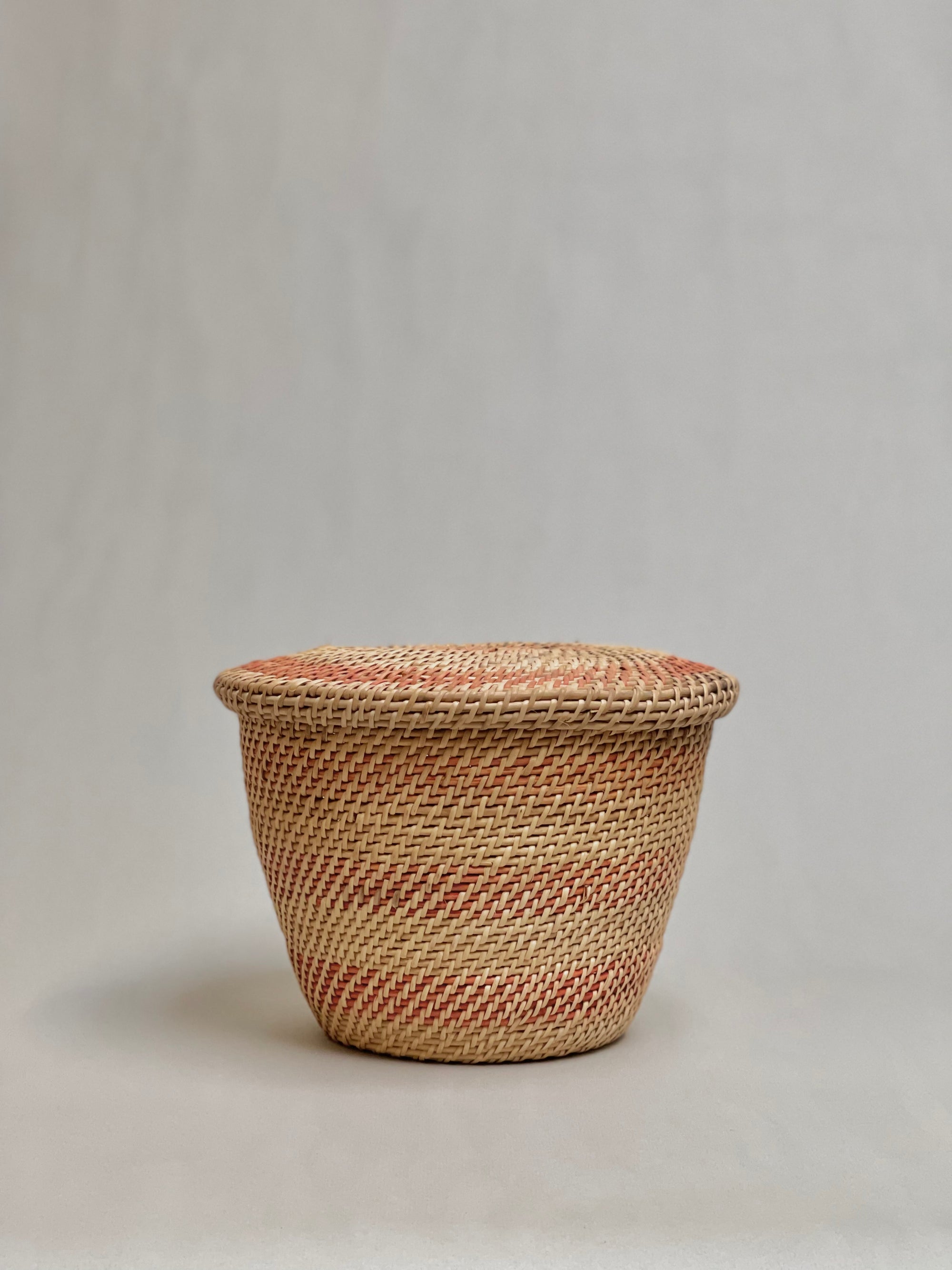 Motorohina Basket with Urucum Painting
