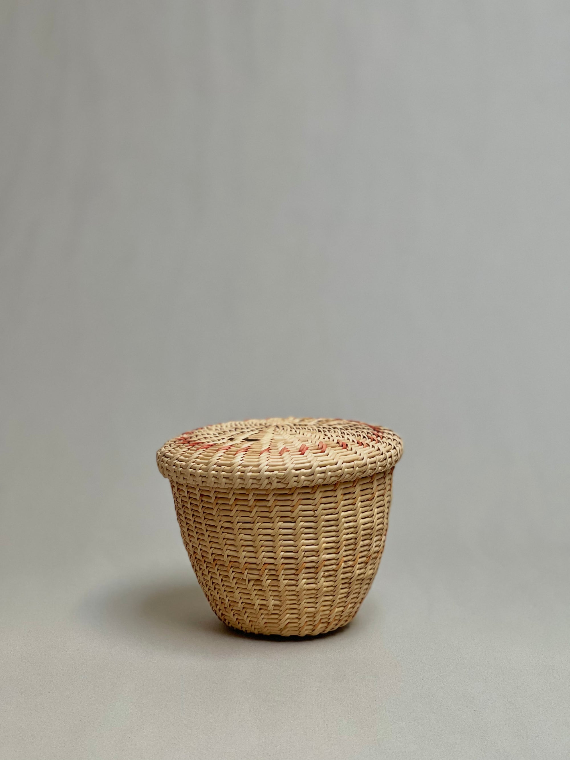 Motorohina Basket with Urucum Painting