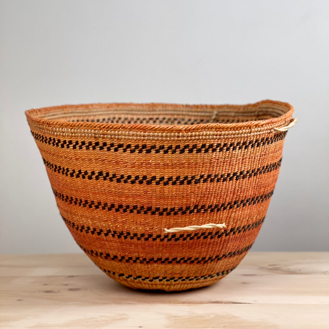 Wii Basket hand-painted with Urucum and Perisi Fungi