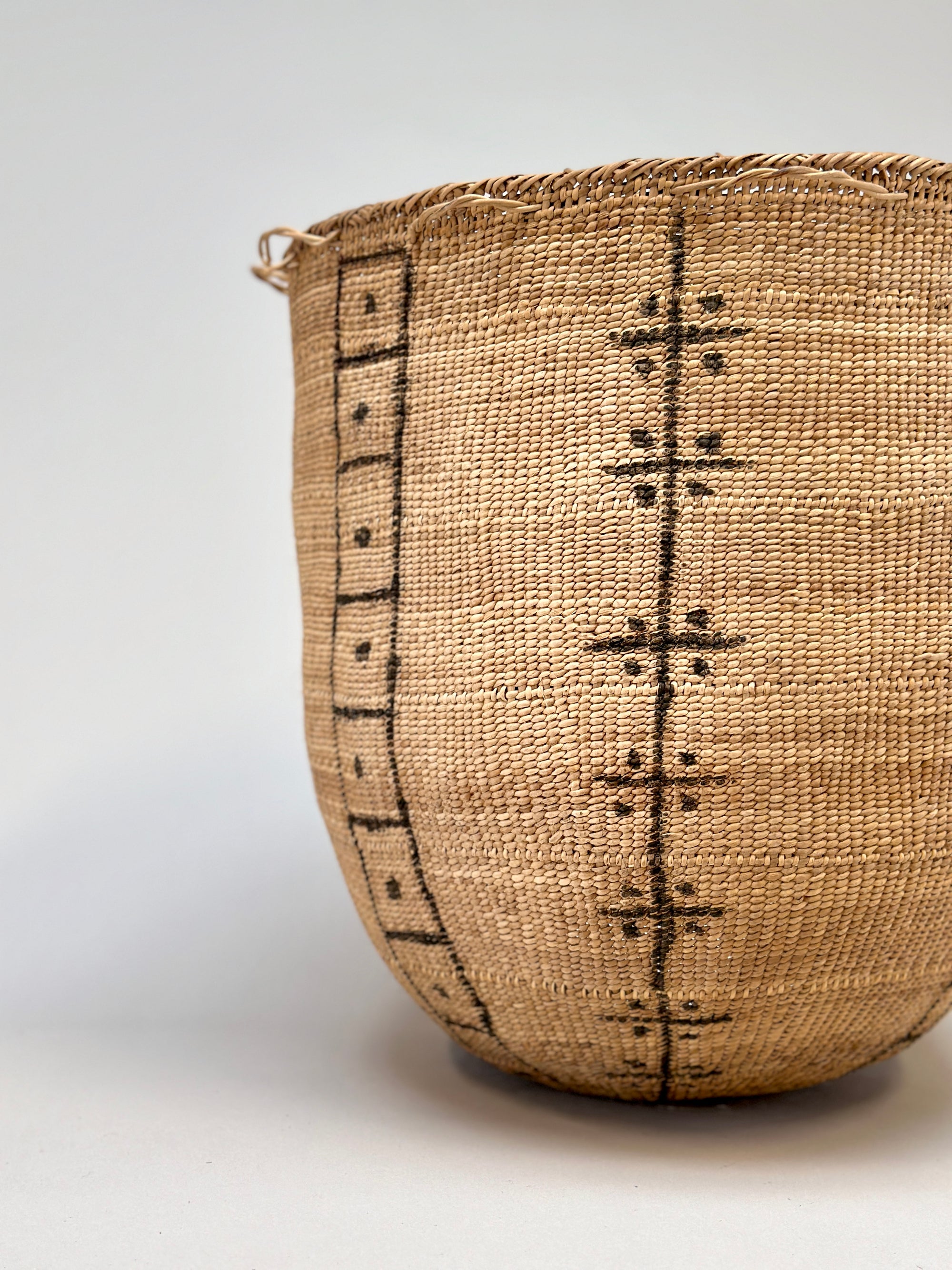 Wii Basket with Graphism by Yanomami