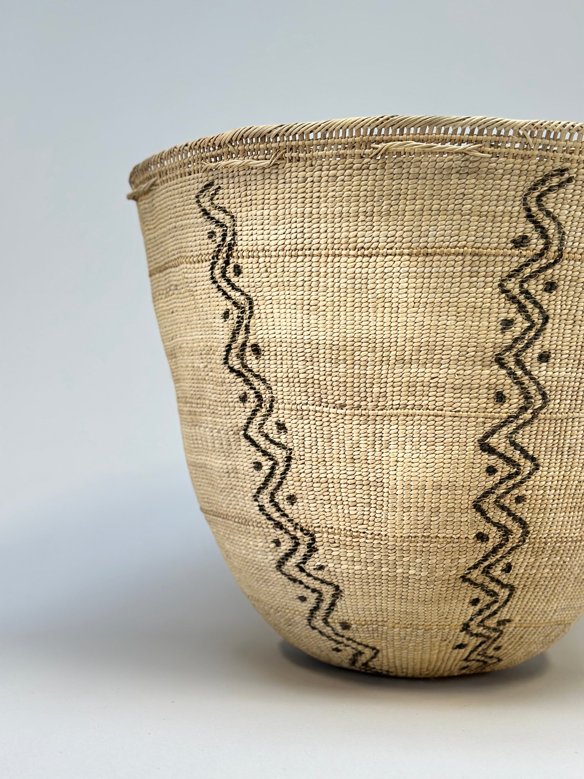 Wii Basket with Graphism by Yanomami