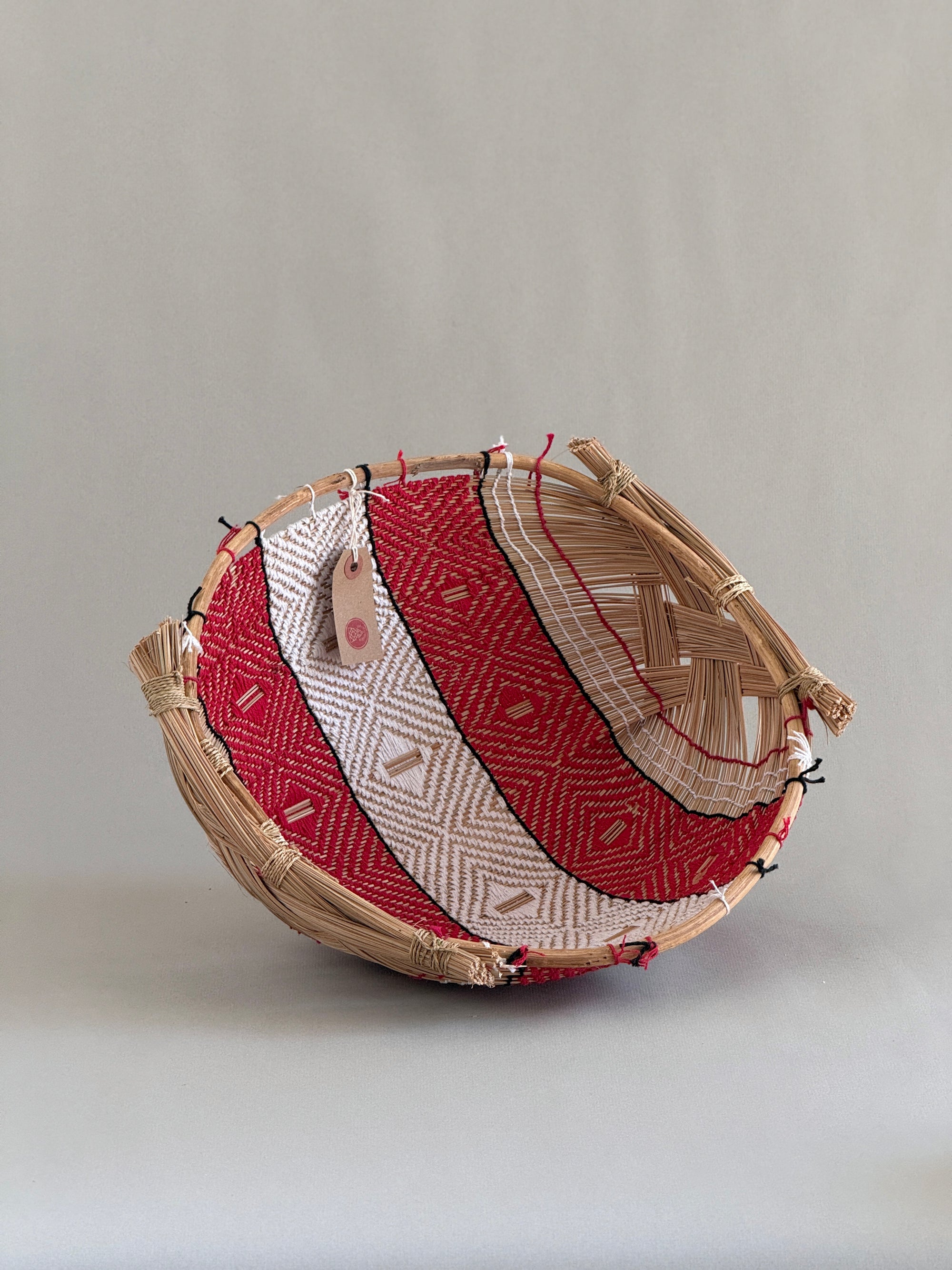 Mehinako Kunho Basket | Mixed Pigment Graphism