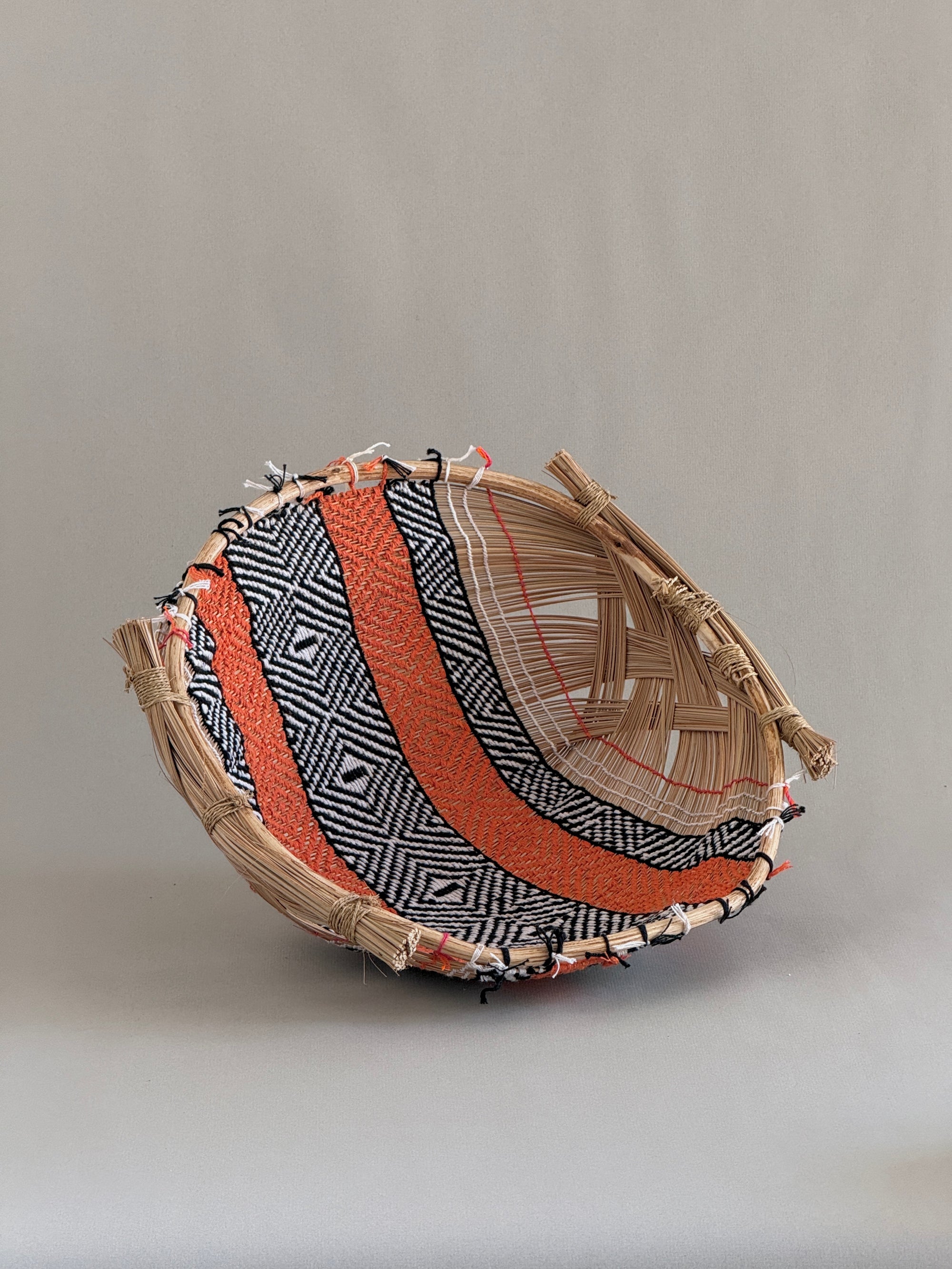 Mehinako Kunho Basket | Mixed Pigment Graphism