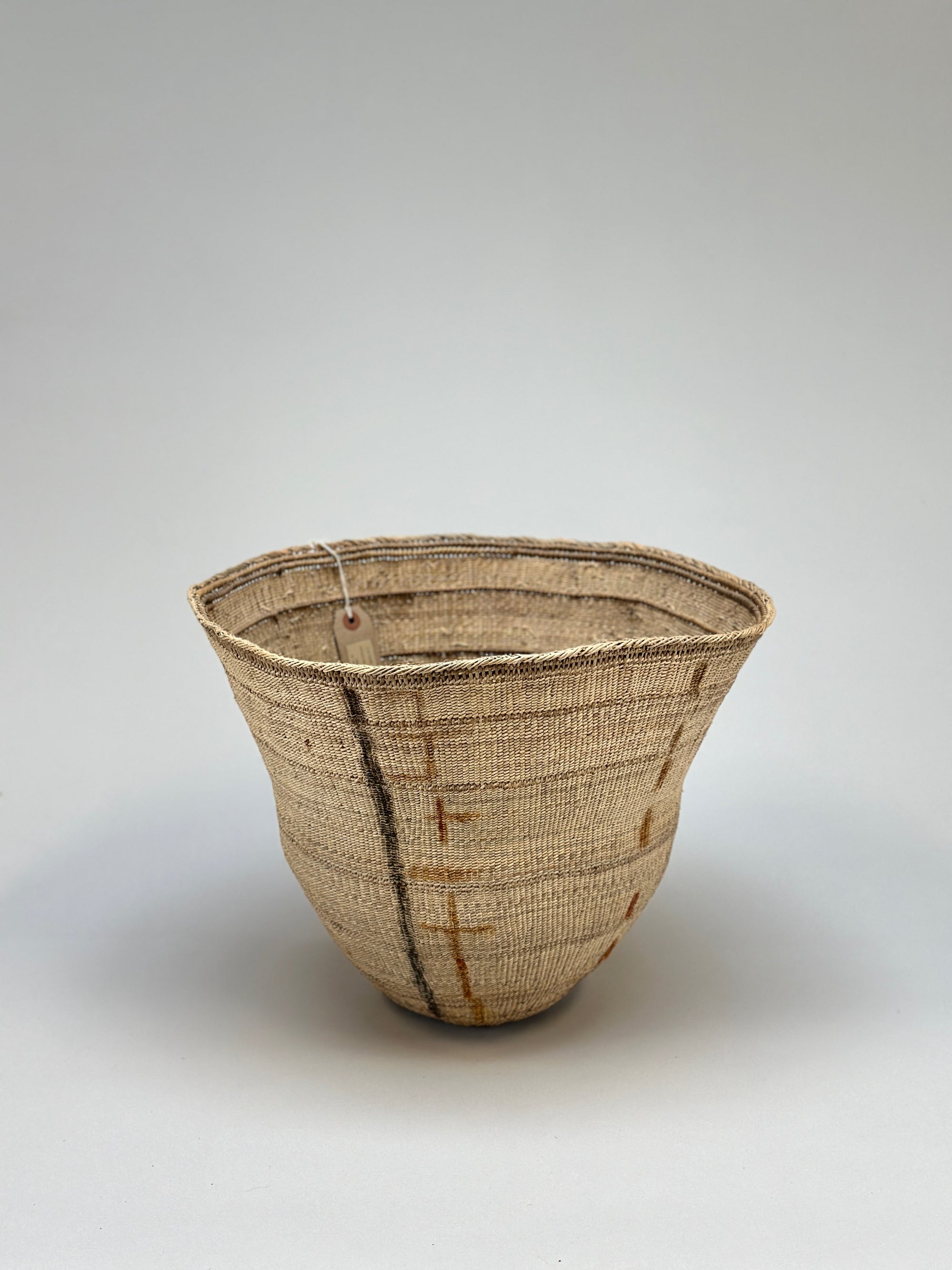 Wii Basket with Urucum &amp; Black Graphism by Yanomami