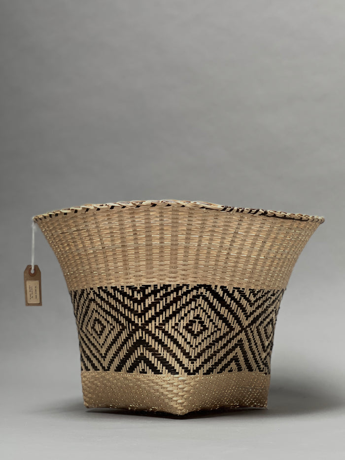 Traditional Flat Basket by Yekuana – Incausa